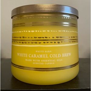 BATH AND BODY WORKS 3wick candle